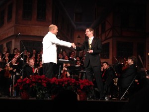 Maestro Steven Allen Fox thanked Townson and presented an honorary plaque congratulating Varèse Sarabande for 35 years of releasing film music.