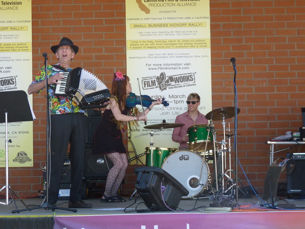 Local 47's #listenLA campaign co-sponsored a film and TV vendor rally in Sunland March 15. Local Grammy-nominated group Lisa Haley and the Zydekats provided lively zydeco music throughout the day.