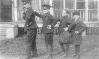 THE TANNER BROTHERS — Bob, Slim, Paul and Don in formation in Laurel, Delaware, 1925. Then just a foursome, brothers Tim and Stu would soon follow. (Photo courtesy Slim Tanner)THE TANNER BROTHERS — Bob, Slim, Paul and Don in formation in Laurel, Delaware, 1925. Then just a foursome, brothers Tim and Stu would soon follow. (Photo courtesy Slim Tanner)