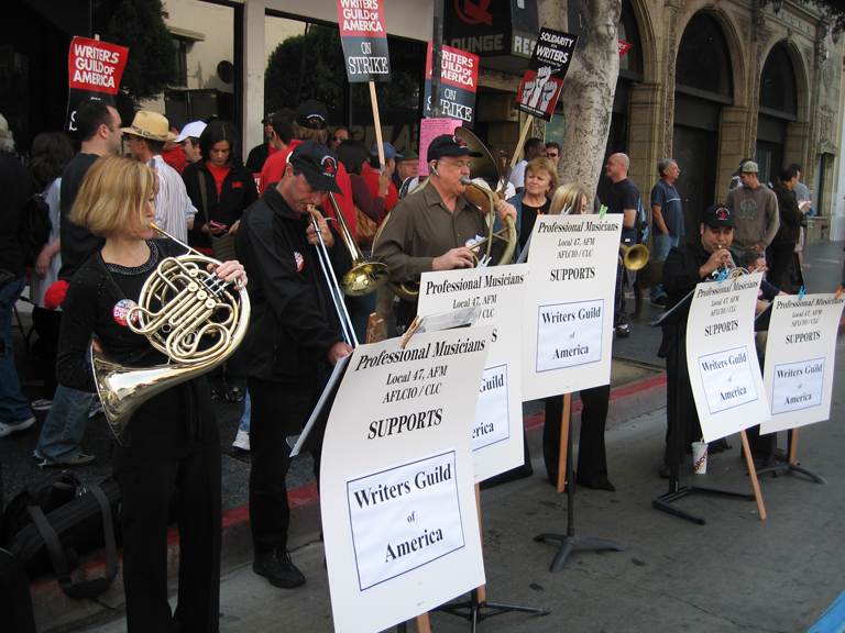 WGA strike, Hollywood, Nov. 20, 2007 (Overture archives/Kori Chappell)
